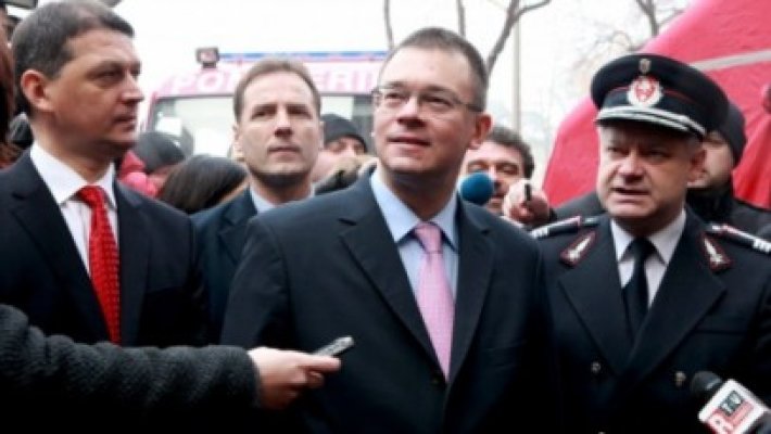 Sondaj IRES. Ungureanu îl depăşeşte pe Crin Antonescu în sondaje
